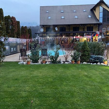 Pensiunea Alfrid Călimăneşti Bagian luar foto