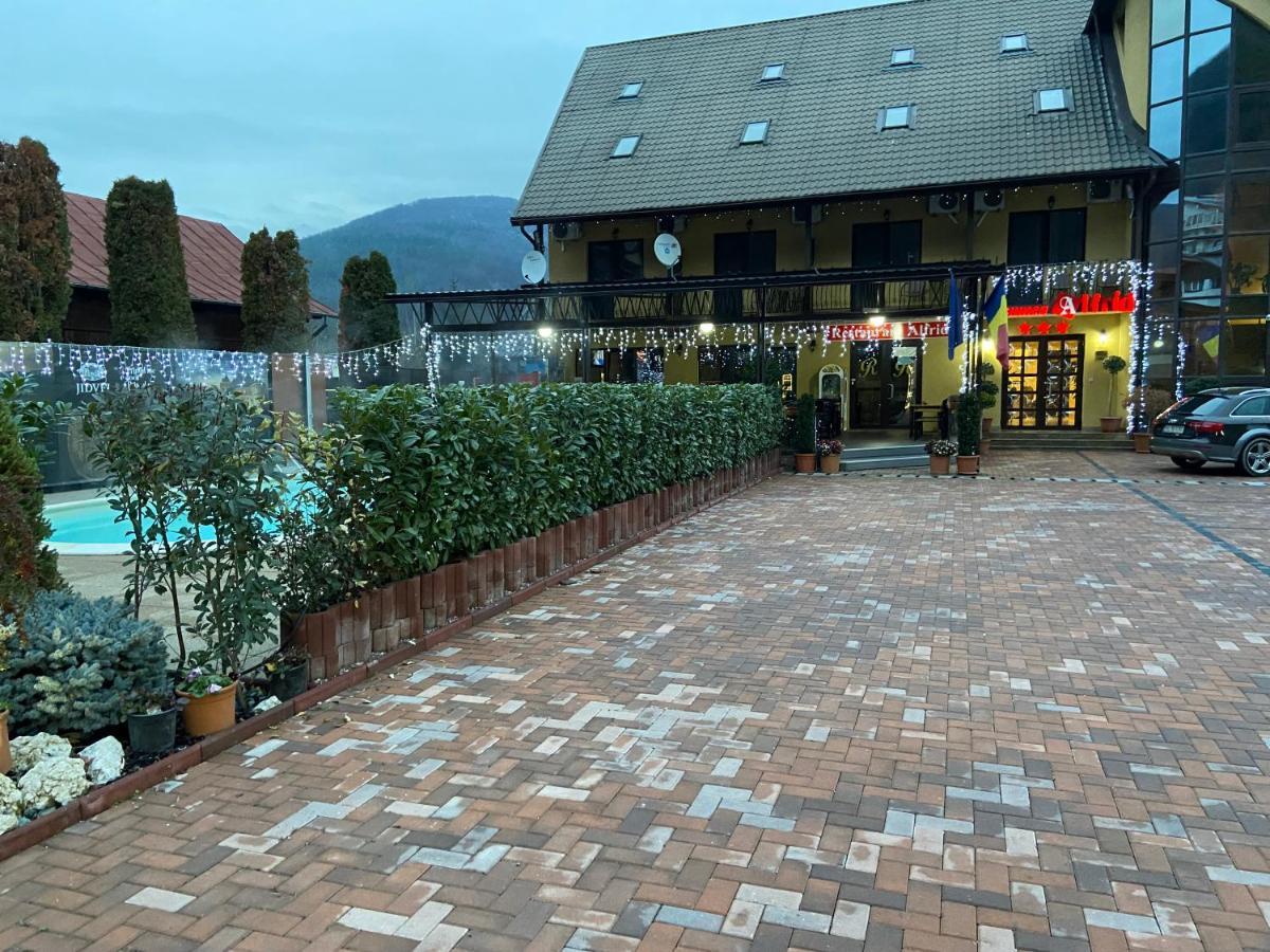 Pensiunea Alfrid Călimăneşti Bagian luar foto